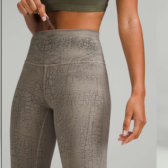 Lululemon Wunder Train High-Rise Tight - Thread Dye Rover Black - Size 14 - Picture 2 of 7